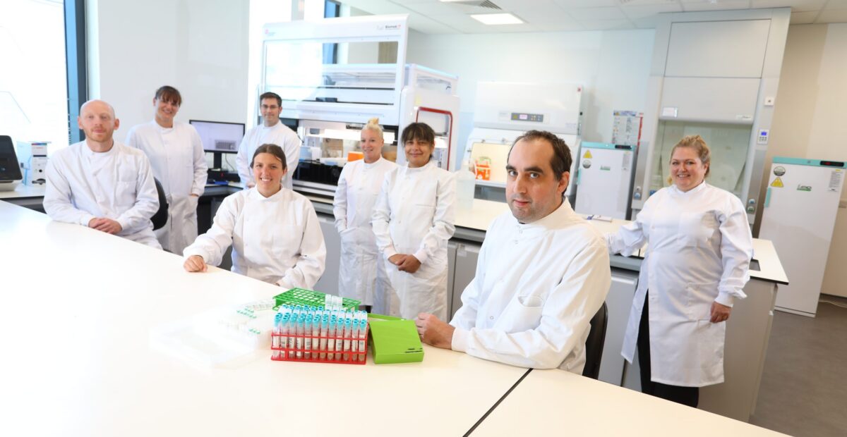 Portrait of the lab team.